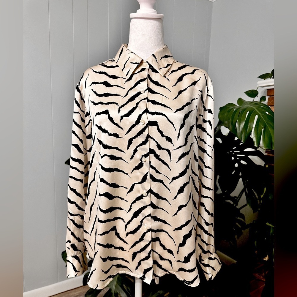 🛍️ Style & Co. collection 100% Silk blouse Size 12P